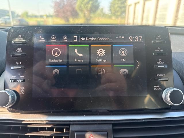 Used 2018 Honda Accord Touring image 2
