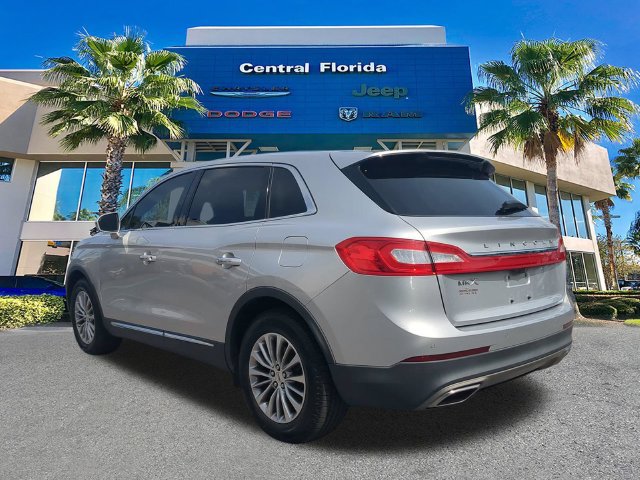 Used 2017 Lincoln MKX Select w/ Select Plus Package FWD image 6
