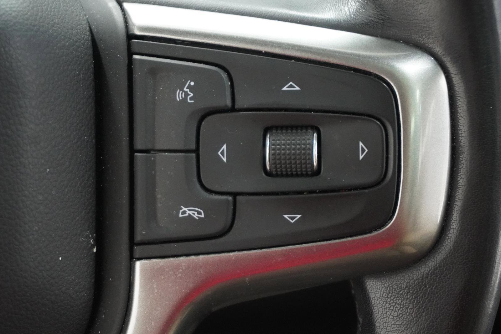 Used 2021 Chevrolet Suburban Premier w/ Premium Package image 25