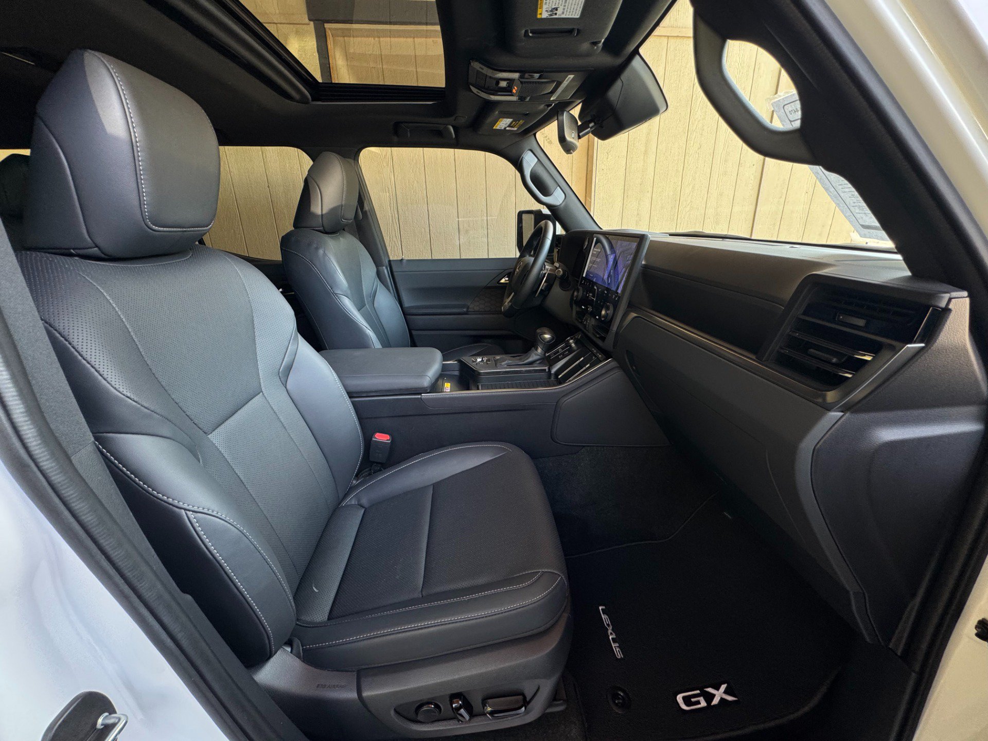 Used 2025 Lexus GX 550 w/ Cold Area Package AWD/4WD image 21