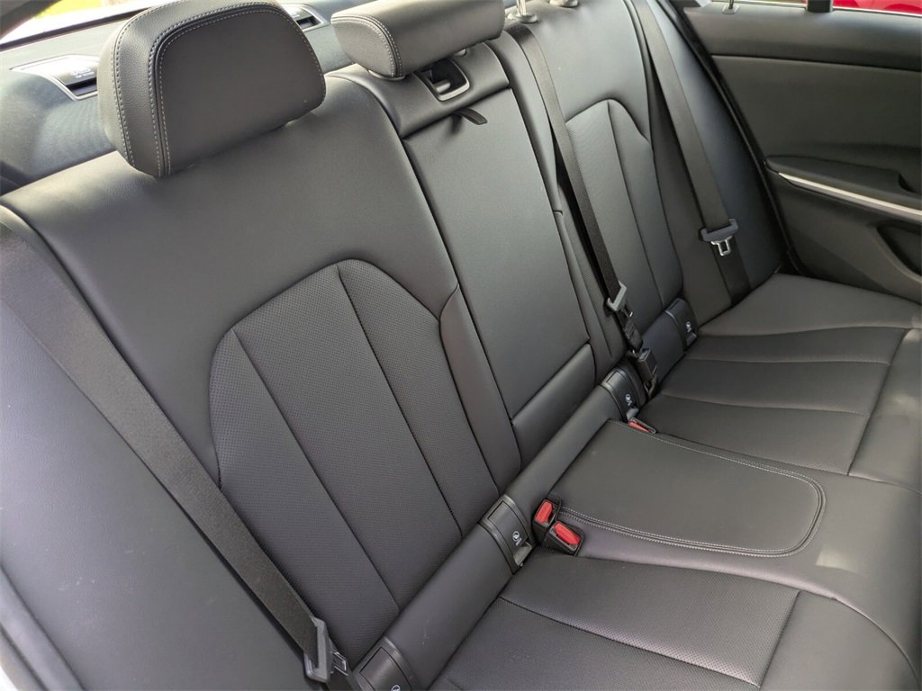 Used 2025 BMW 330i Sedan image 28