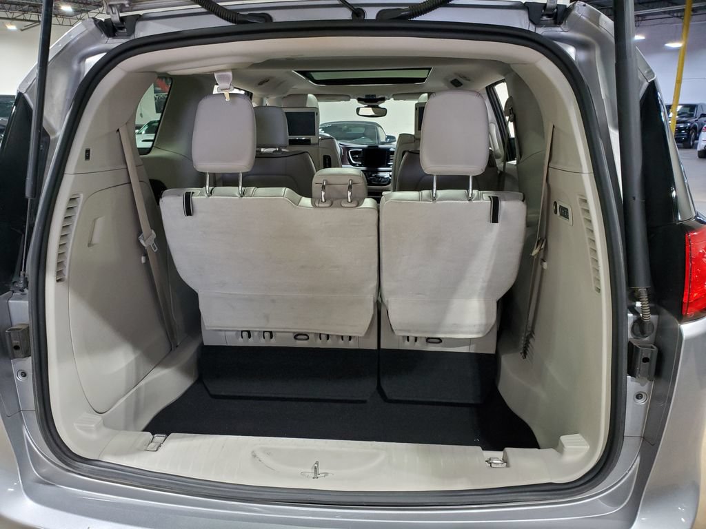 Used 2017 Chrysler Pacifica Limited FWD image 42