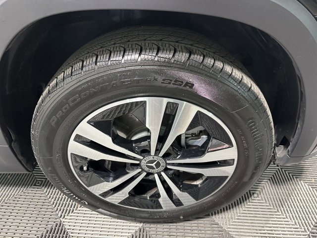 Used 2025 Mercedes-Benz GLB 250 4MATIC image 9