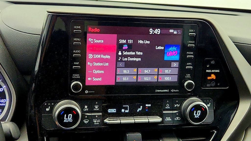 Used 2022 Toyota Highlander XLE AWD/4WD image 18