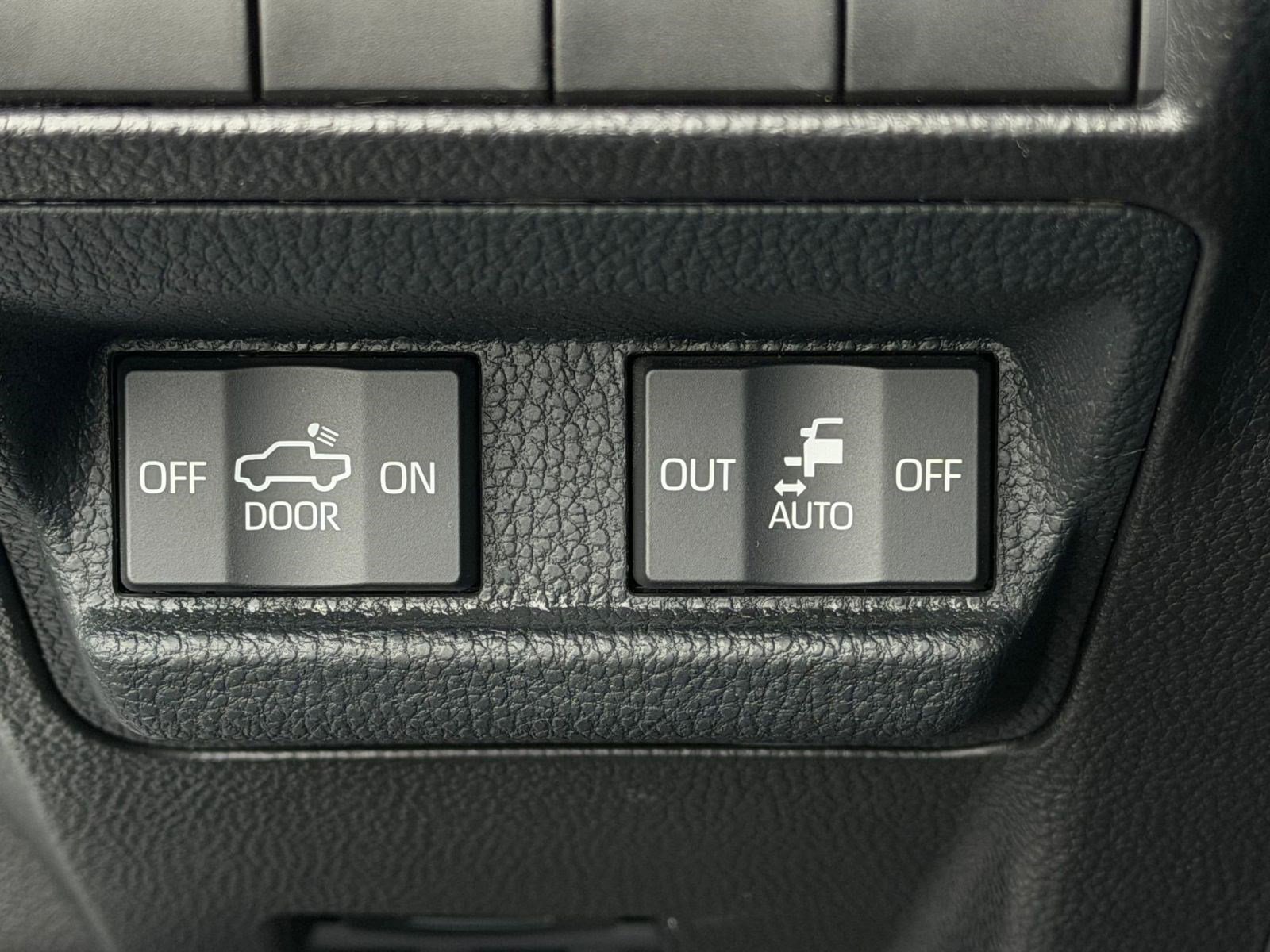 Used 2025 Toyota Tacoma Limited AWD/4WD image 40