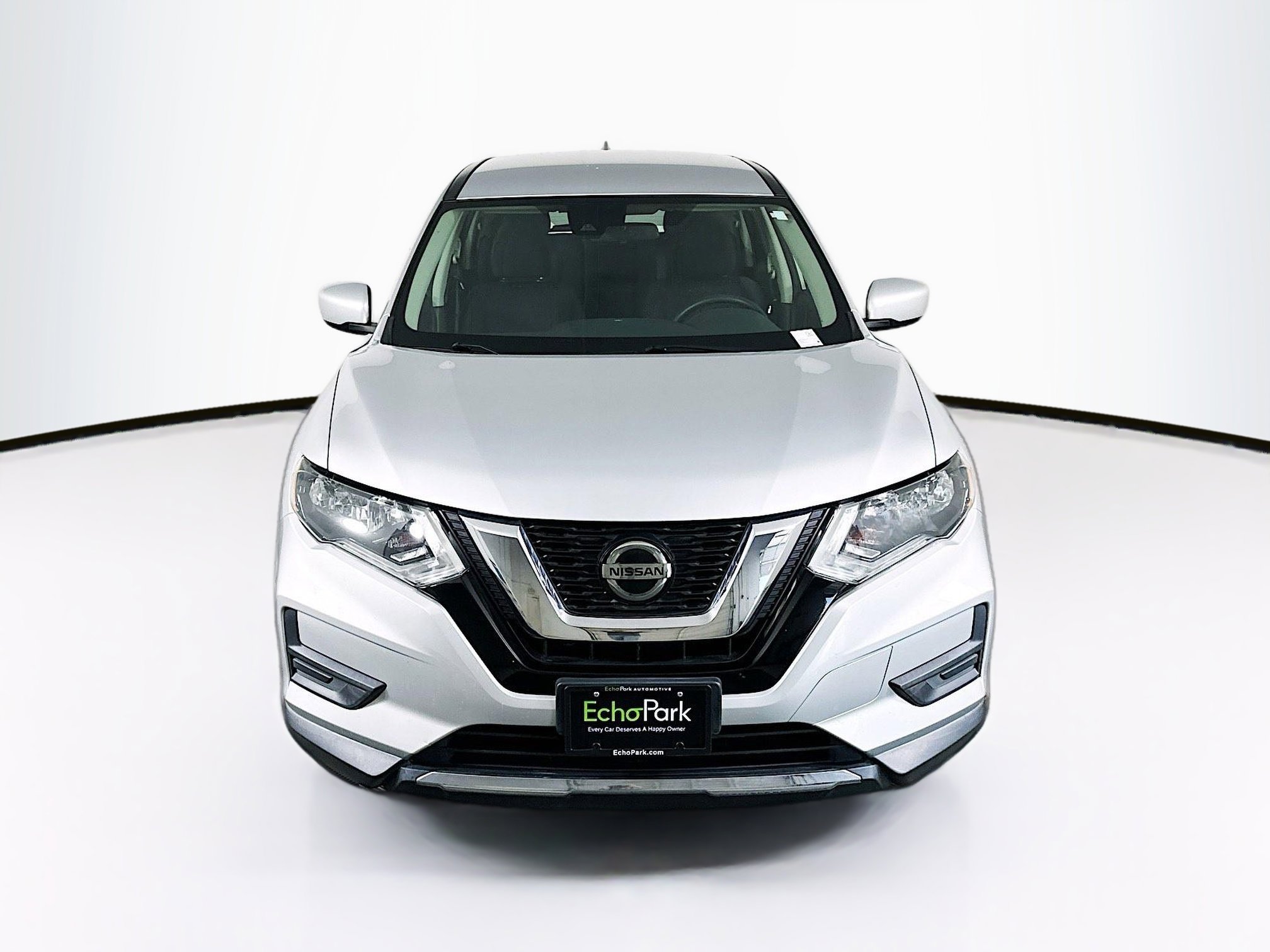 Used 2019 Nissan Rogue S FWD image 2