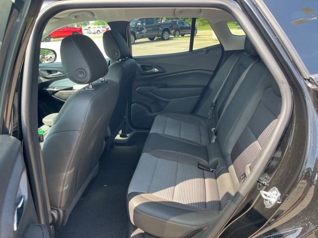 Used 2025 Chevrolet Trax LT w/ LT Convenience Package FWD image 29