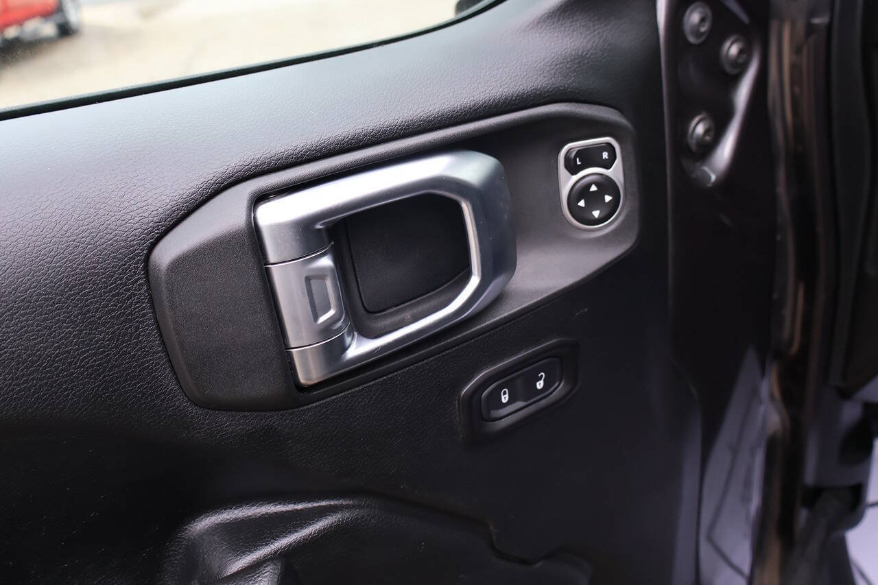 Used 2018 Jeep Wrangler Unlimited Sport S AWD/4WD image 19