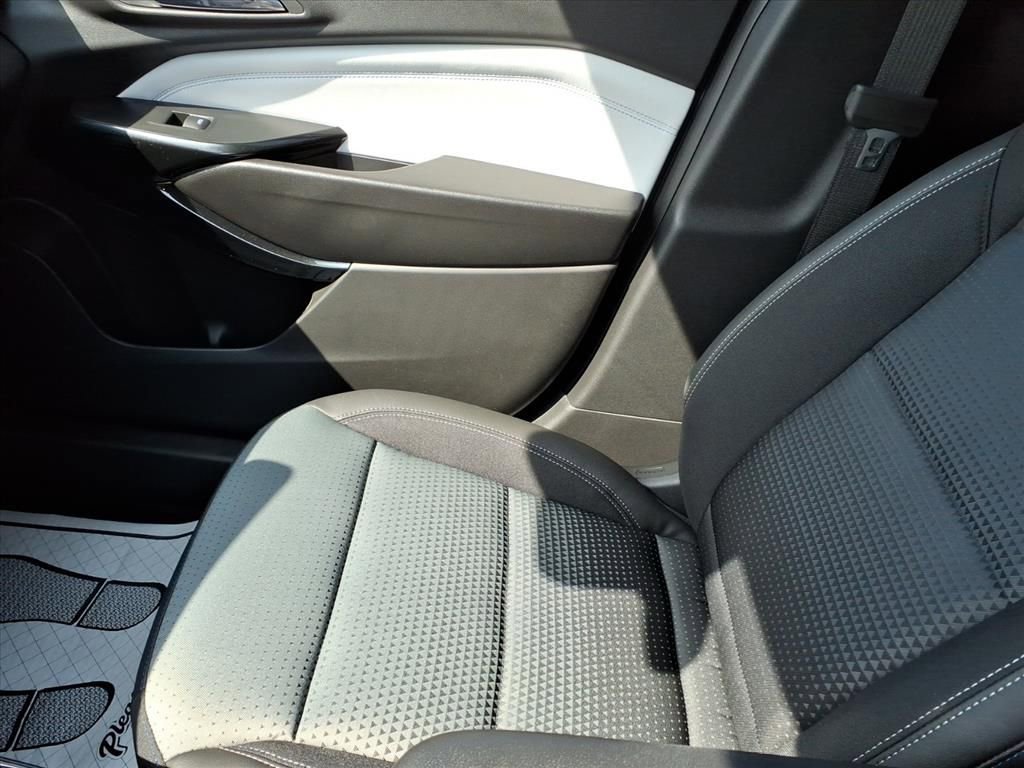 New 2025 Chevrolet Trax LT w/ Driver Confidence Package image 13