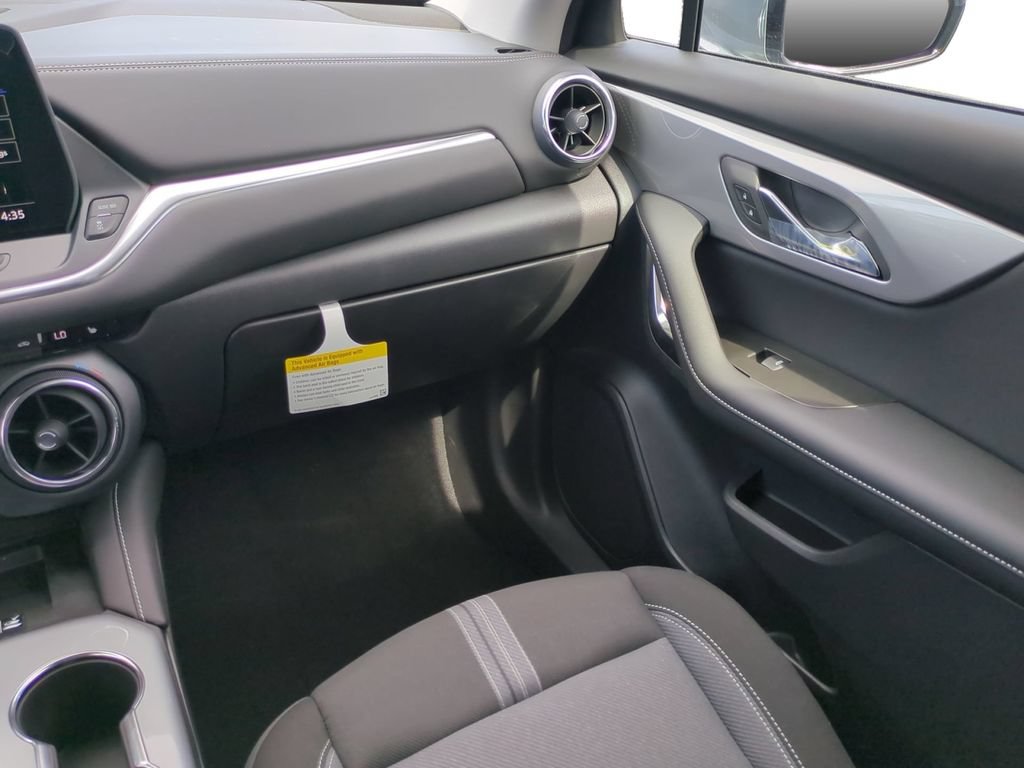 New 2026 Chevrolet Blazer LT w/ Convenience Package FWD image 17