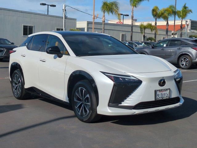 Used 2023 Lexus RZ 450e Premium w/ Technology Package image 3