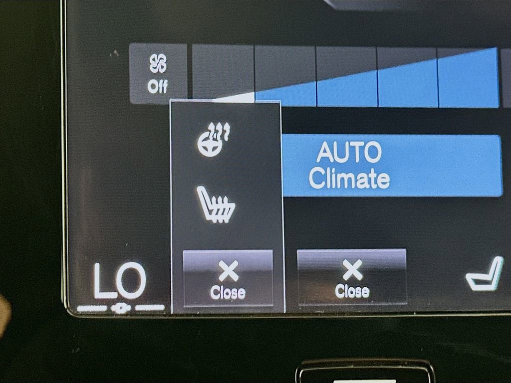 Used 2019 Volvo XC40 T5 Momentum image 21