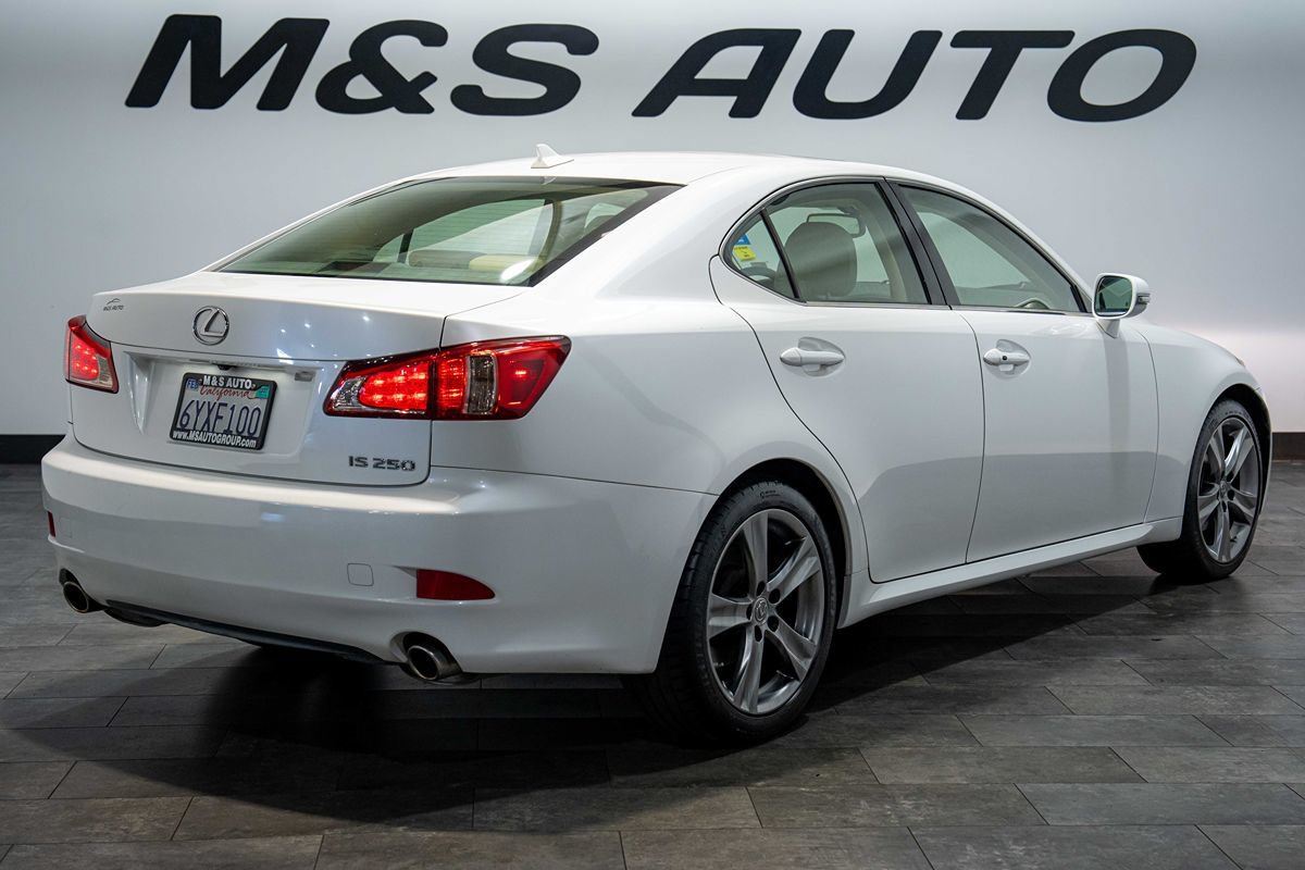 Used 2013 Lexus IS 250 w/ Premium Pkg Value Edition RWD image 2