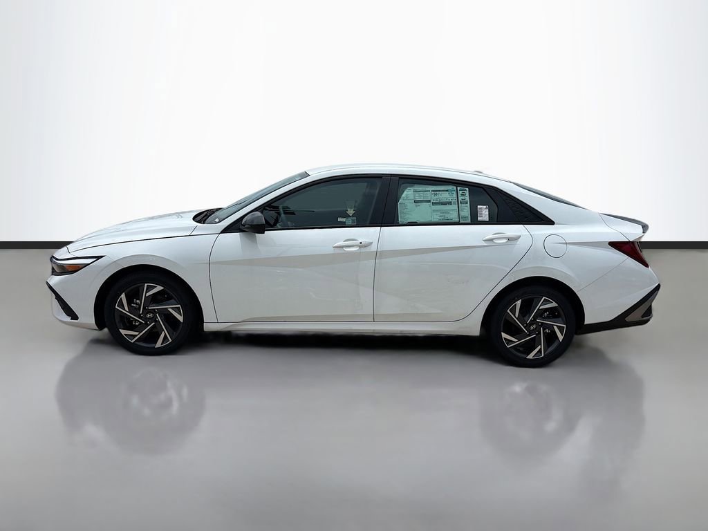 New 2025 Hyundai Elantra SEL image 8