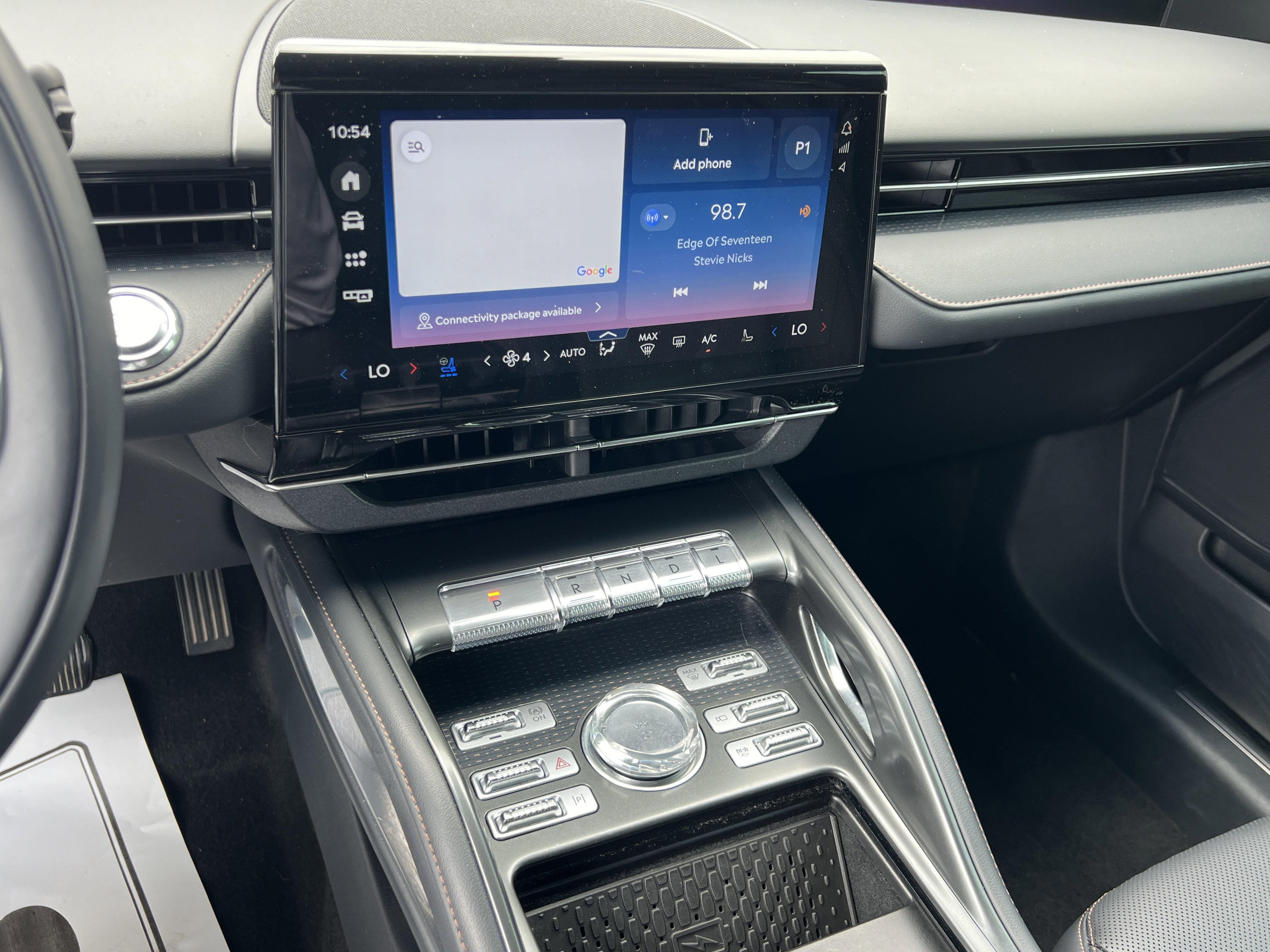 Certified 2024 Lincoln Nautilus Premier w/ Jet Appearance Package AWD/4WD image 13