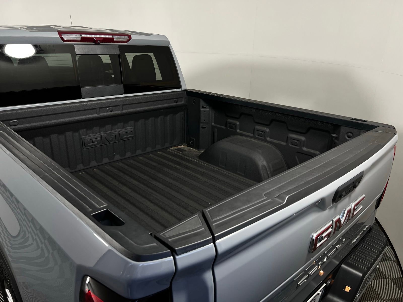 Used 2025 GMC Sierra 1500 Denali AWD/4WD image 27
