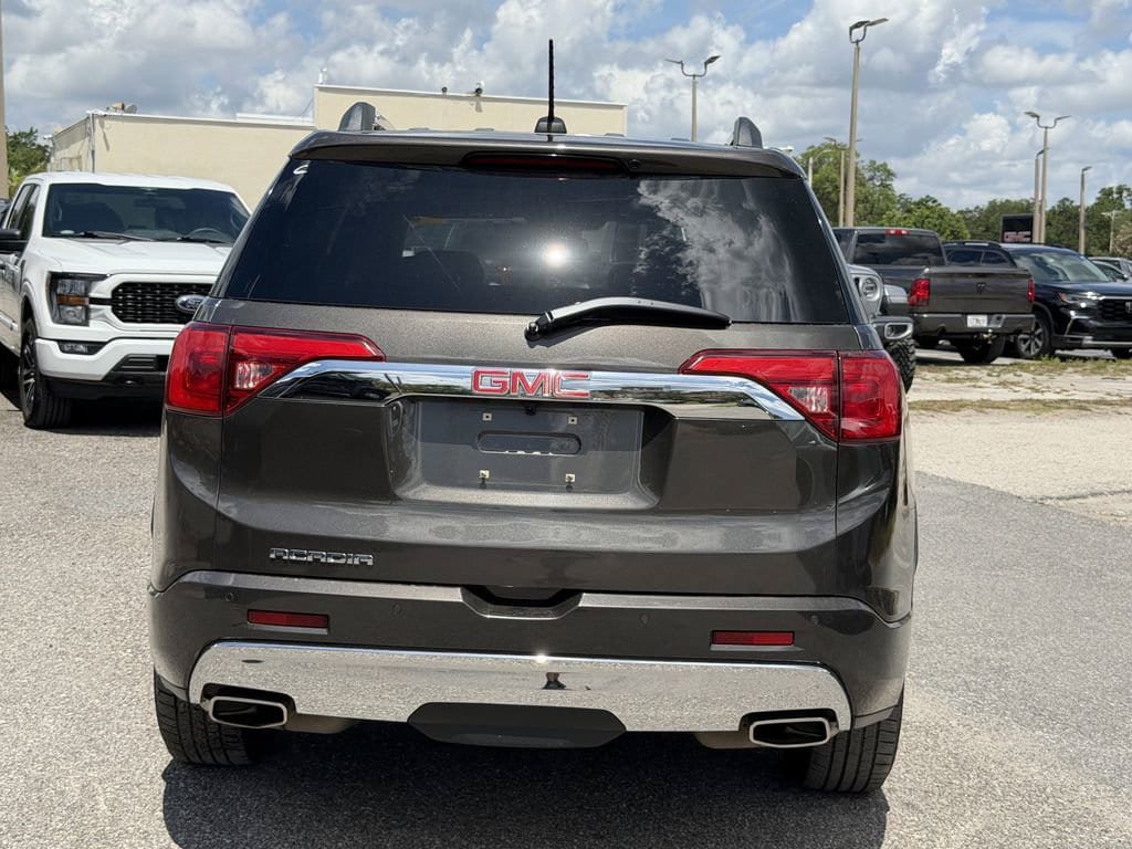 Used 2019 GMC Acadia Denali w/ Technology Package FWD image 6