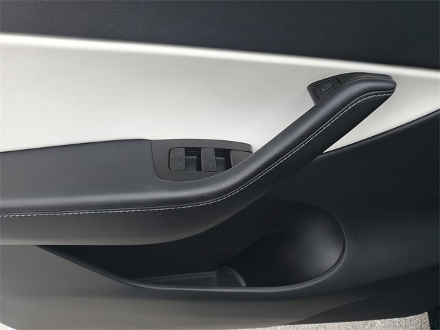 Used 2021 Tesla Model Y Long Range image 19