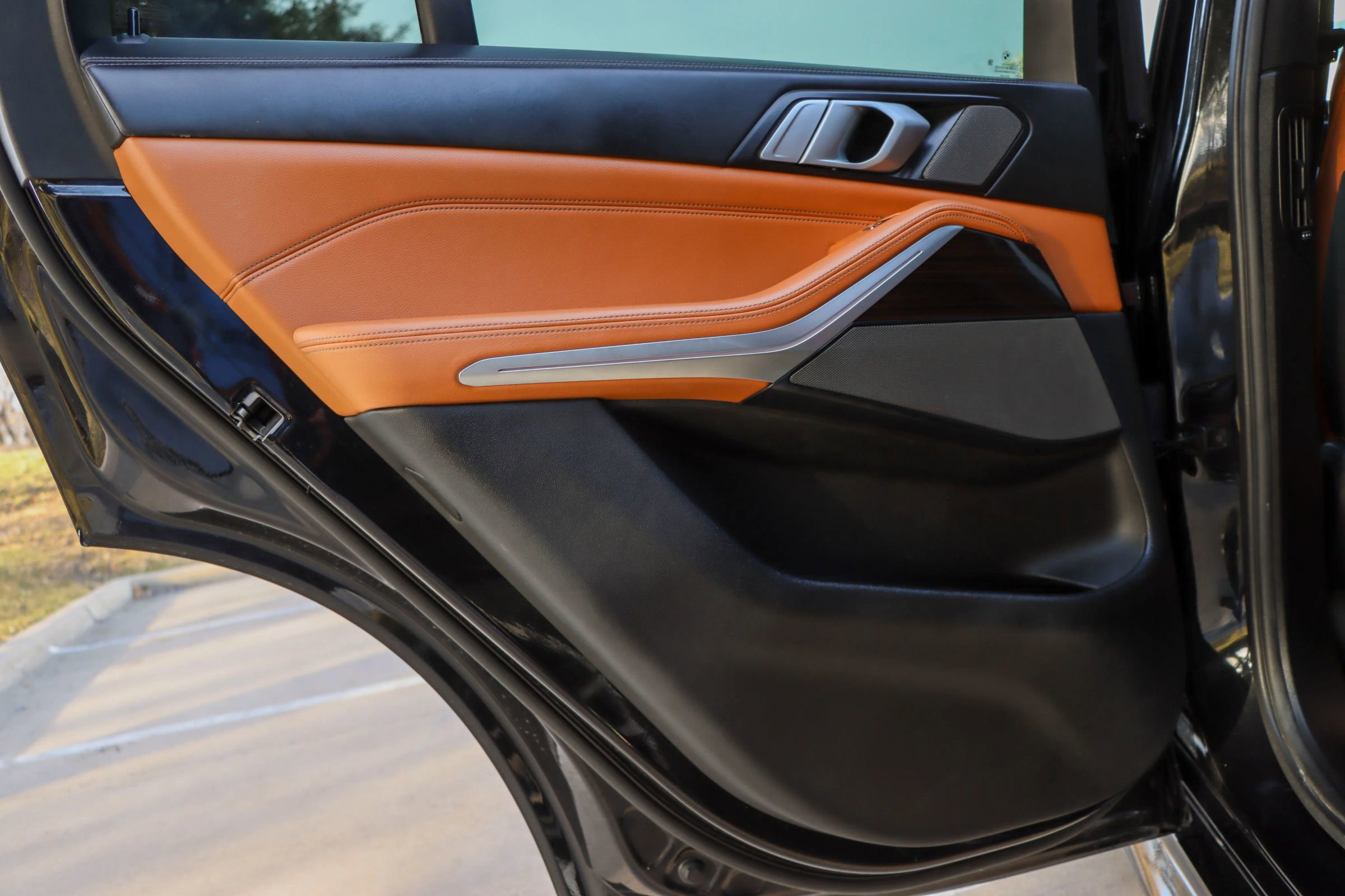 Used 2019 BMW X5 xDrive50i w/ M Sport Package image 12