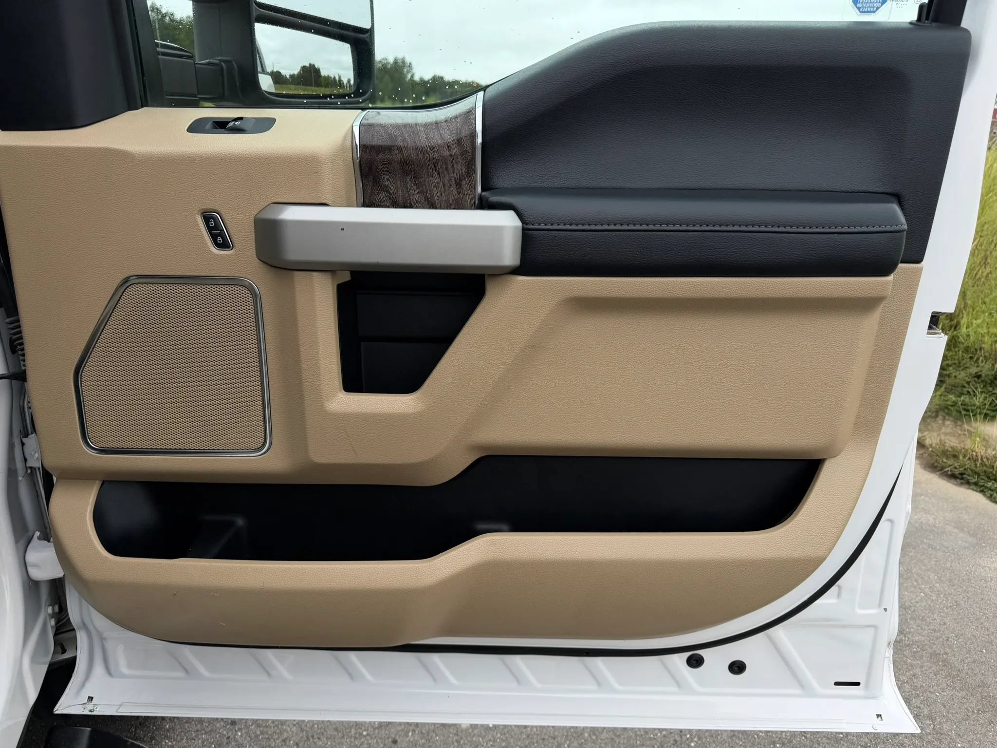 Used 2019 Ford F250 Lariat w/ Lariat Ultimate Package AWD/4WD image 30