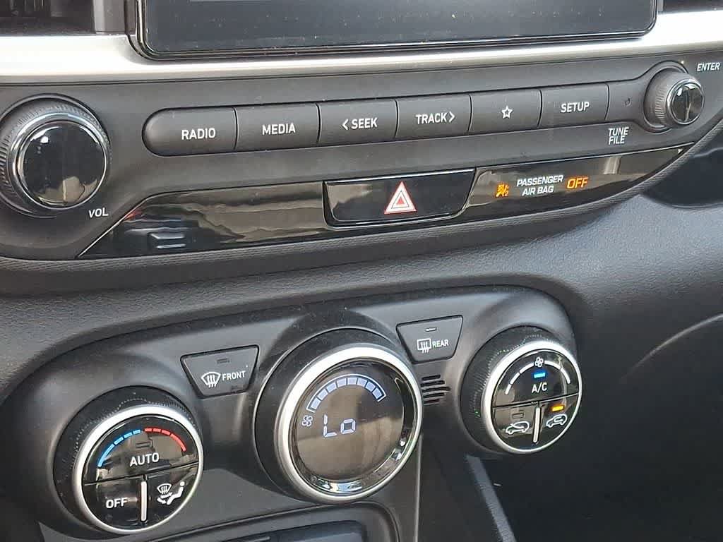 Certified 2025 Hyundai Venue SEL FWD image 15