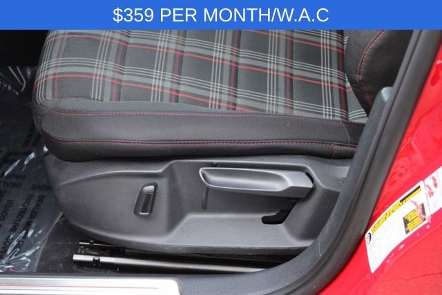 Used 2018 Volkswagen GTI SE image 15