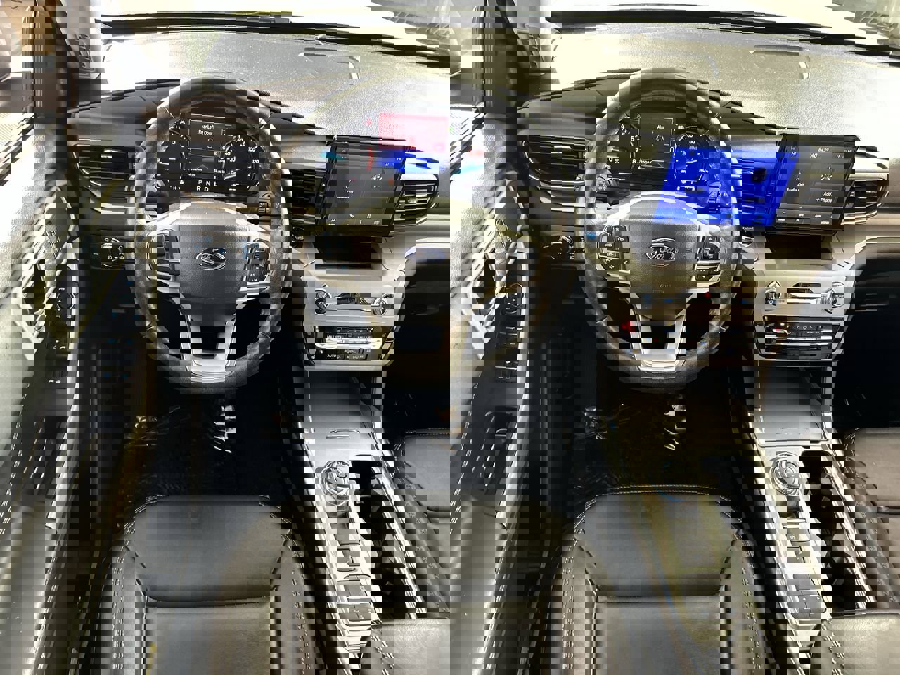 Used 2022 Ford Explorer XLT w/ Equipment Group 202A image 22