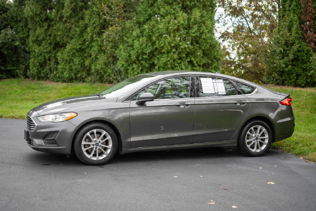 Used 2020 Ford Fusion SE FWD image 8