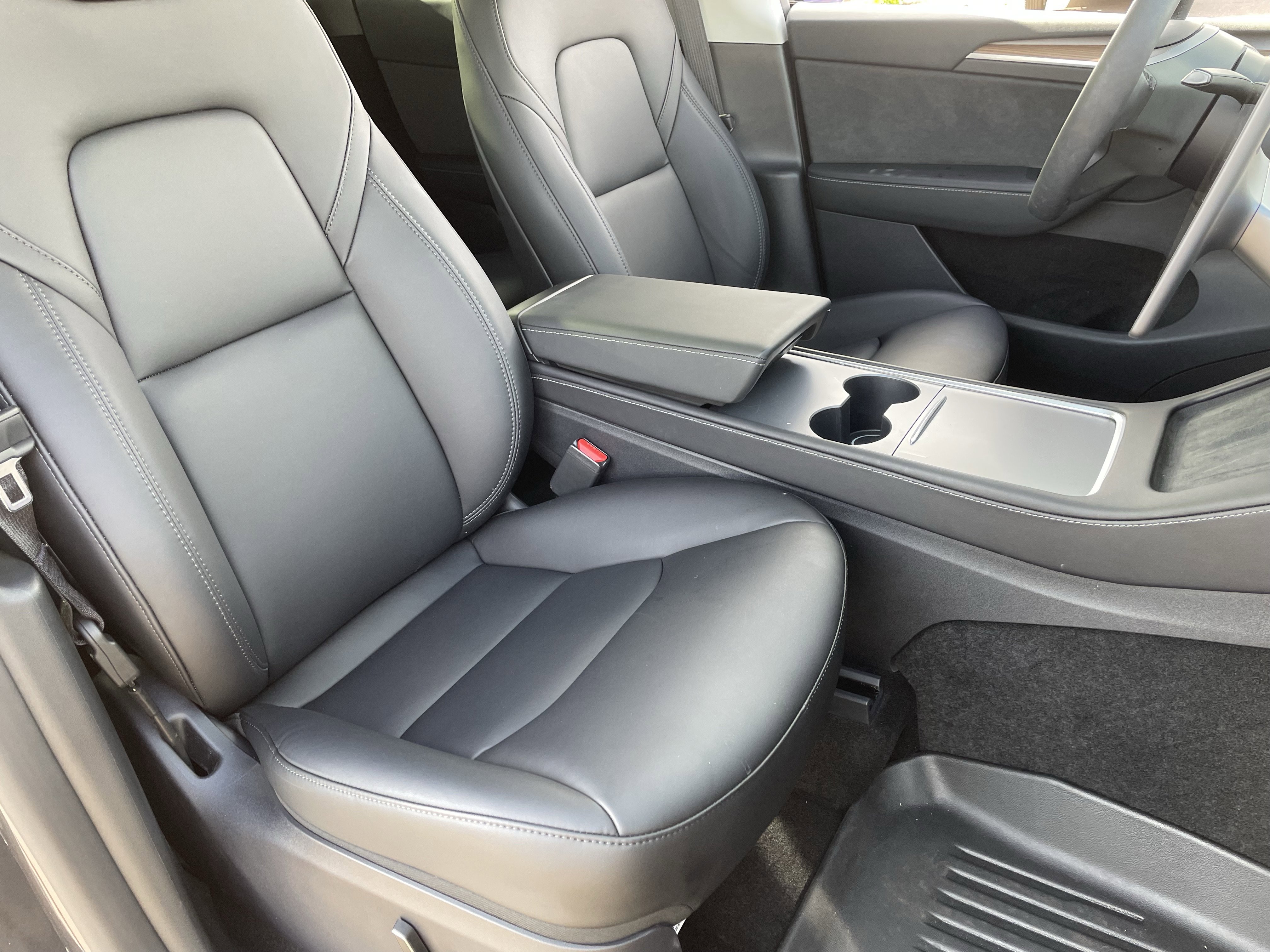 Used 2025 Tesla Model Y Long Range image 11