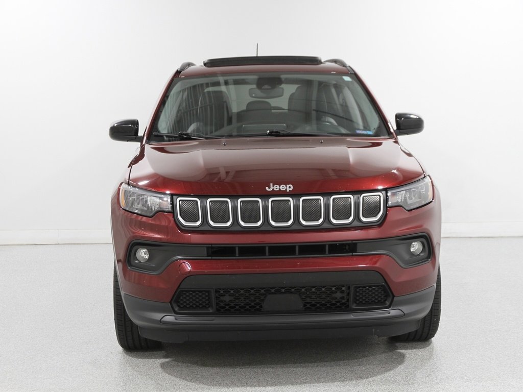 Used 2022 Jeep Compass Latitude w/ Sun and Sound Group image 2