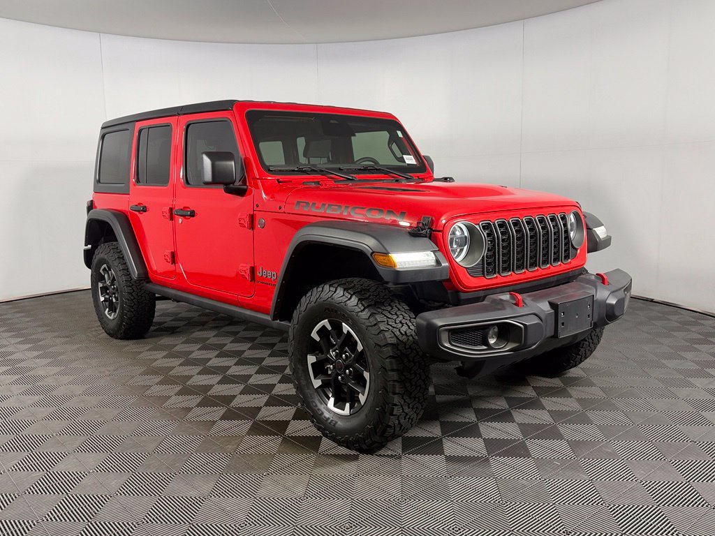 Used 2025 Jeep Wrangler Unlimited Rubicon w/ Convenience Group AWD/4WD image 4