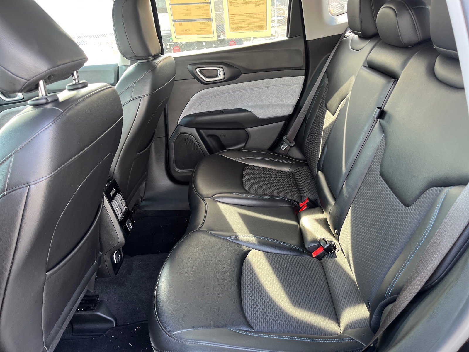 Used 2022 Jeep Compass Latitude image 19