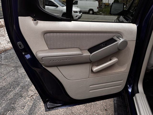 Used 2007 Ford Explorer Sport Trac XLT image 29