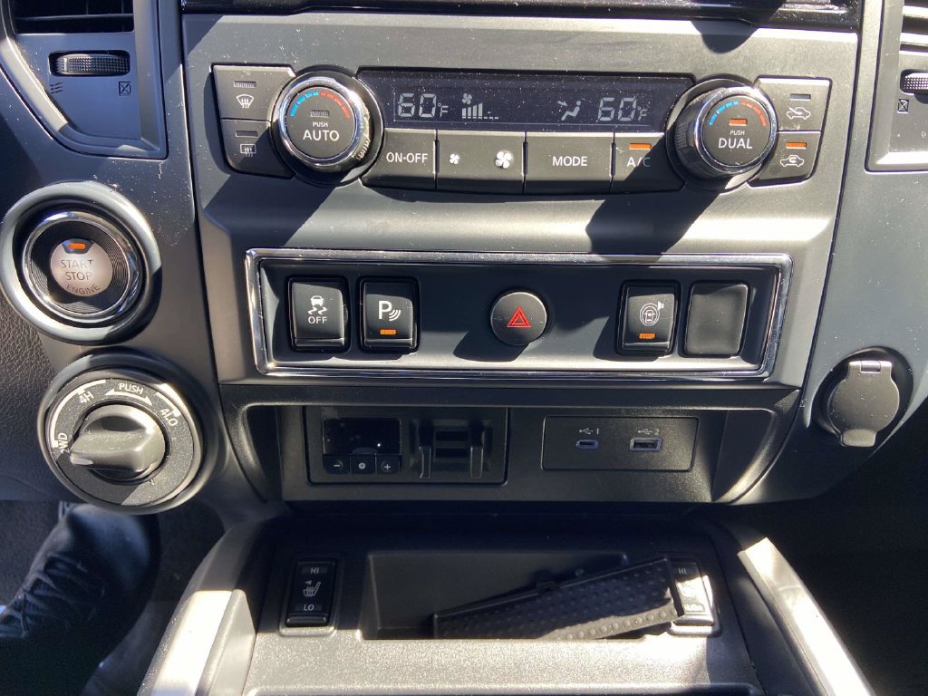 Used 2024 Nissan Titan SV w/ SV Convenience Package AWD/4WD image 17