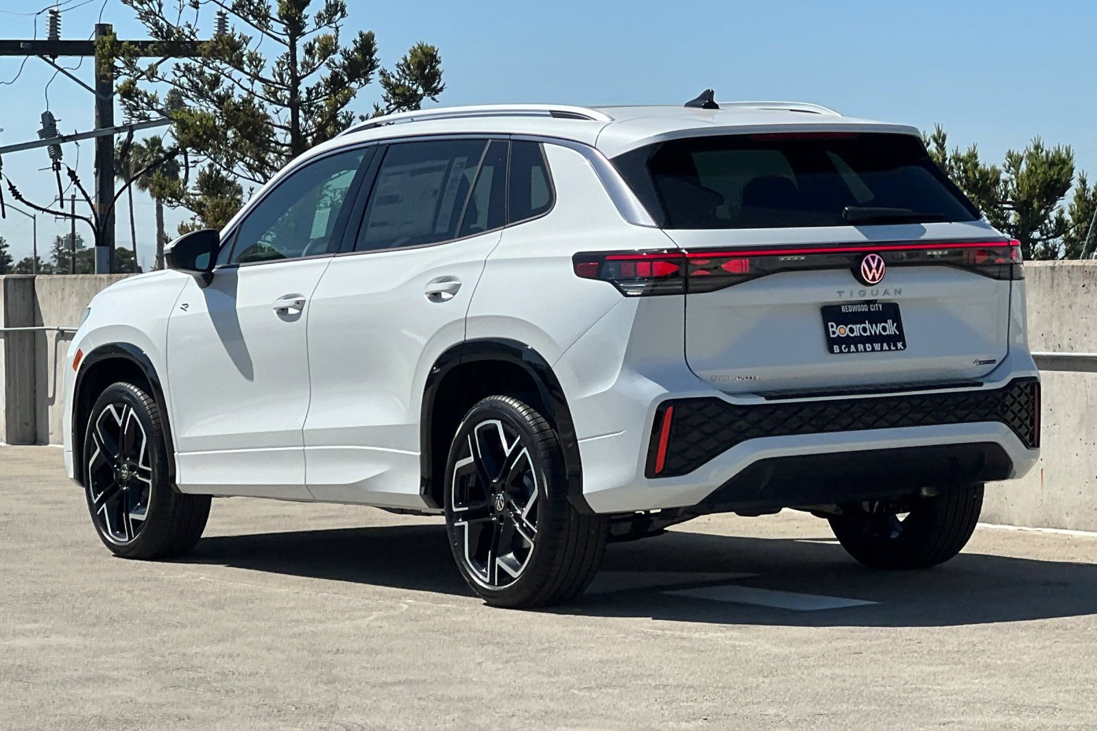 New 2026 Volkswagen Tiguan SEL R-Line AWD/4WD image 6