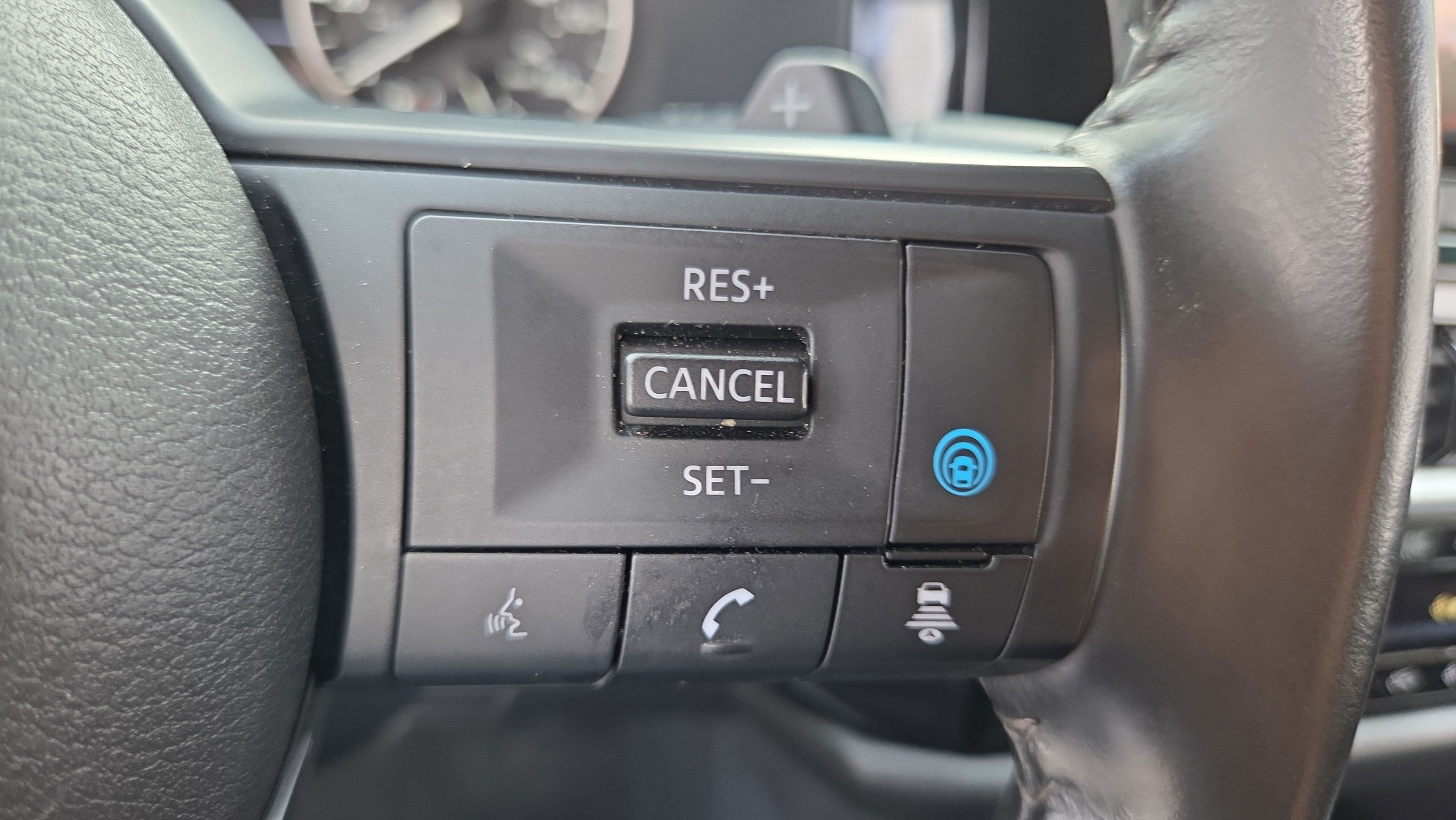 Used 2024 Nissan Pathfinder SV AWD/4WD image 29