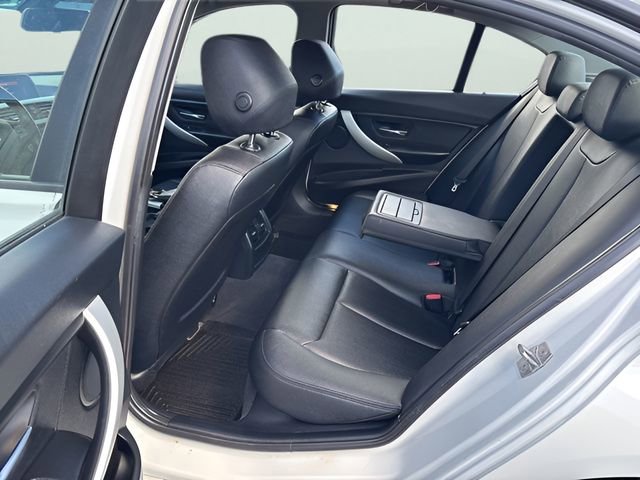 Used 2017 BMW 320i xDrive Sedan image 14
