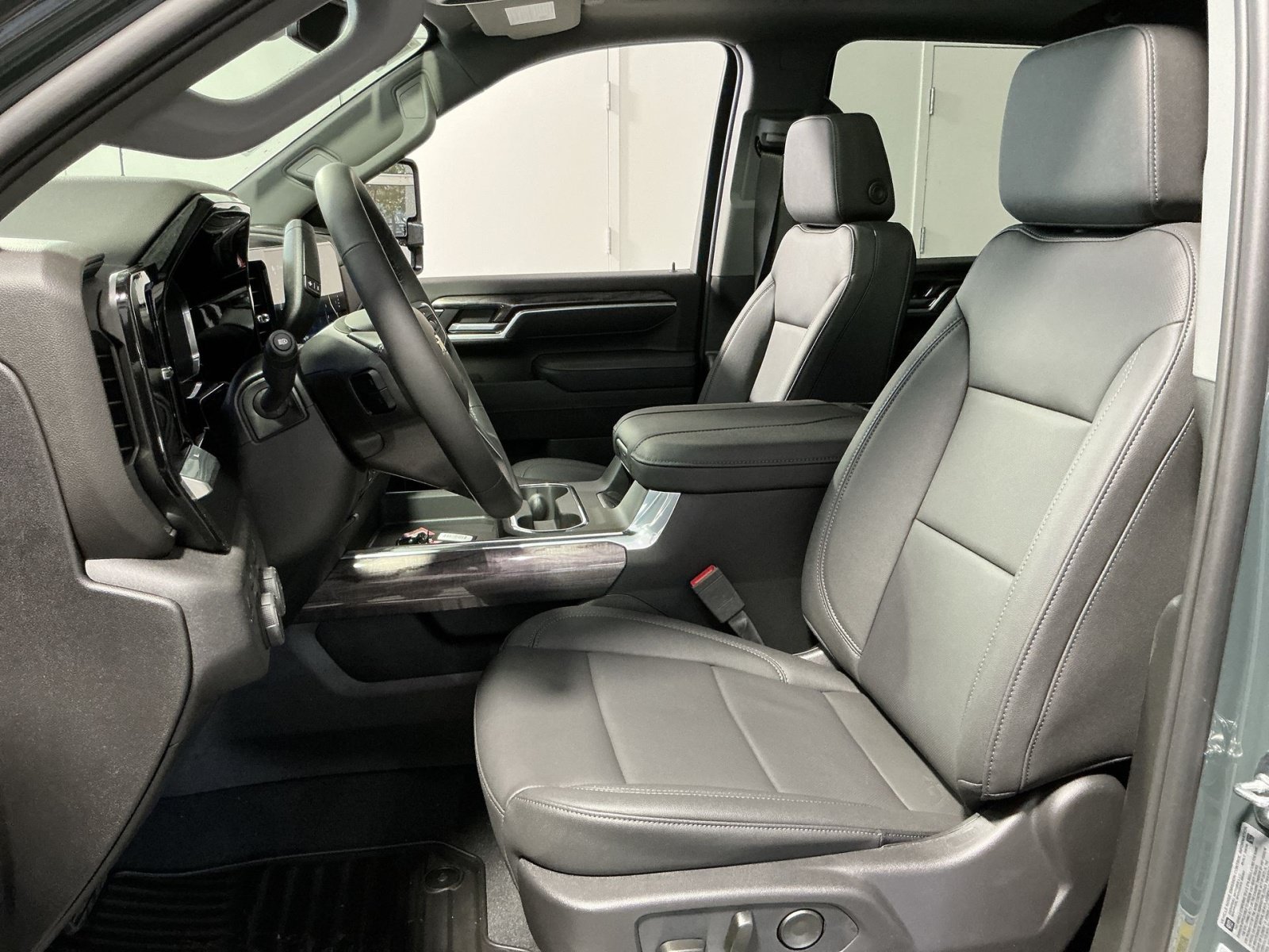 New 2026 Chevrolet Silverado 2500 LTZ w/ LTZ Convenience Package AWD/4WD image 14