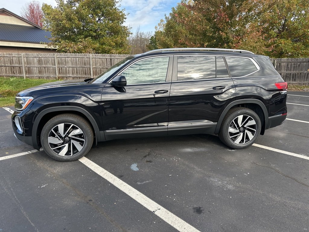 New 2026 Volkswagen Atlas SEL image 2