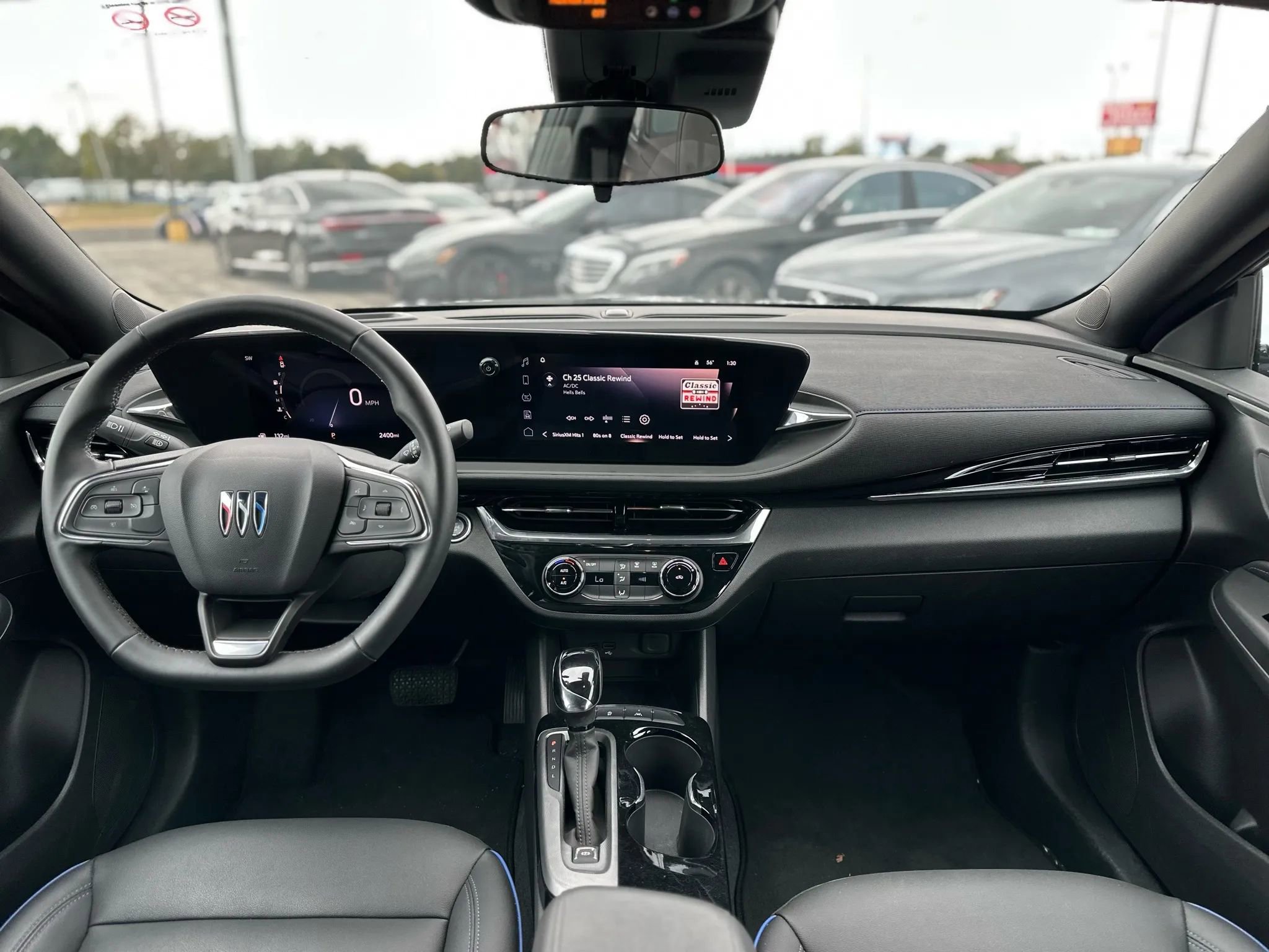 Used 2025 Buick Envista Sport Touring image 12