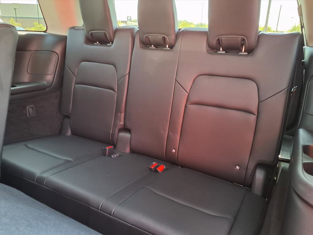 Used 2024 Nissan Pathfinder SL w/ Cargo Package image 24