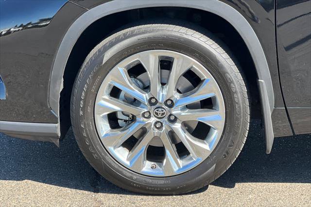 Certified 2021 Toyota Highlander Limited AWD/4WD image 34