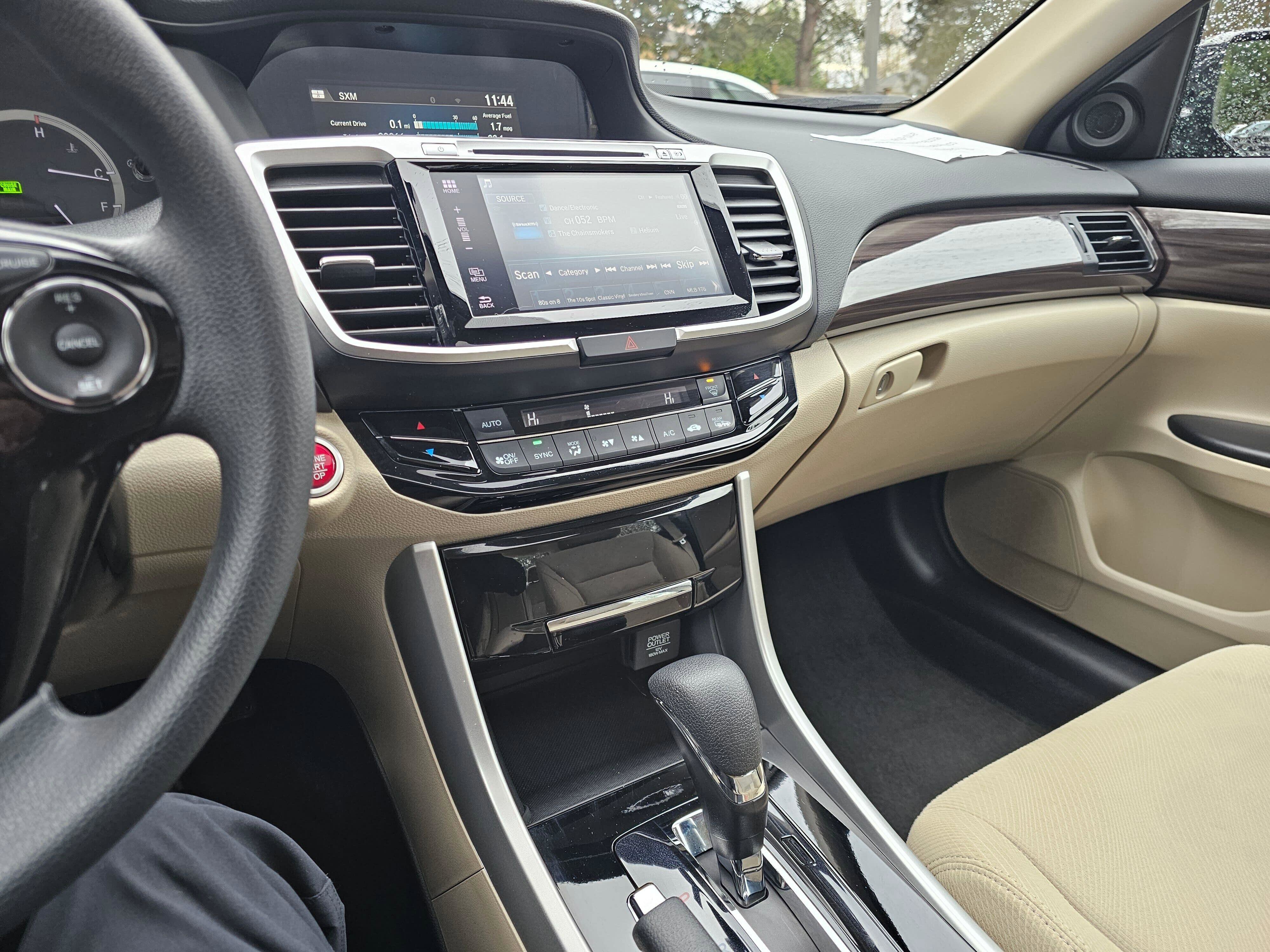 Used 2016 Honda Accord EX image 29