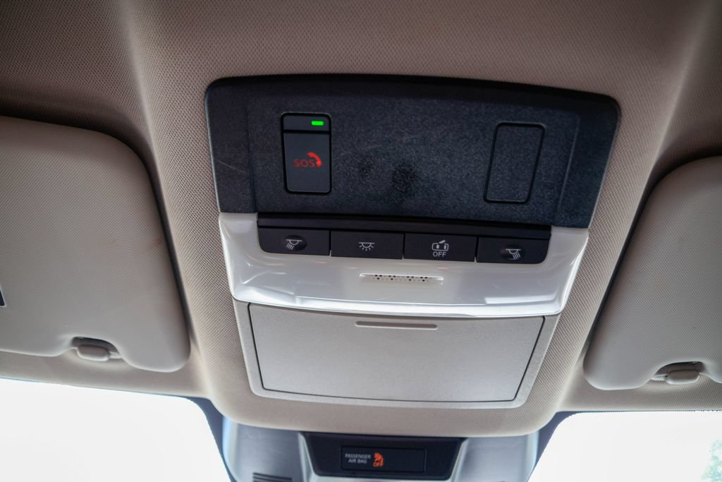 Used 2024 Nissan Rogue SL FWD image 18