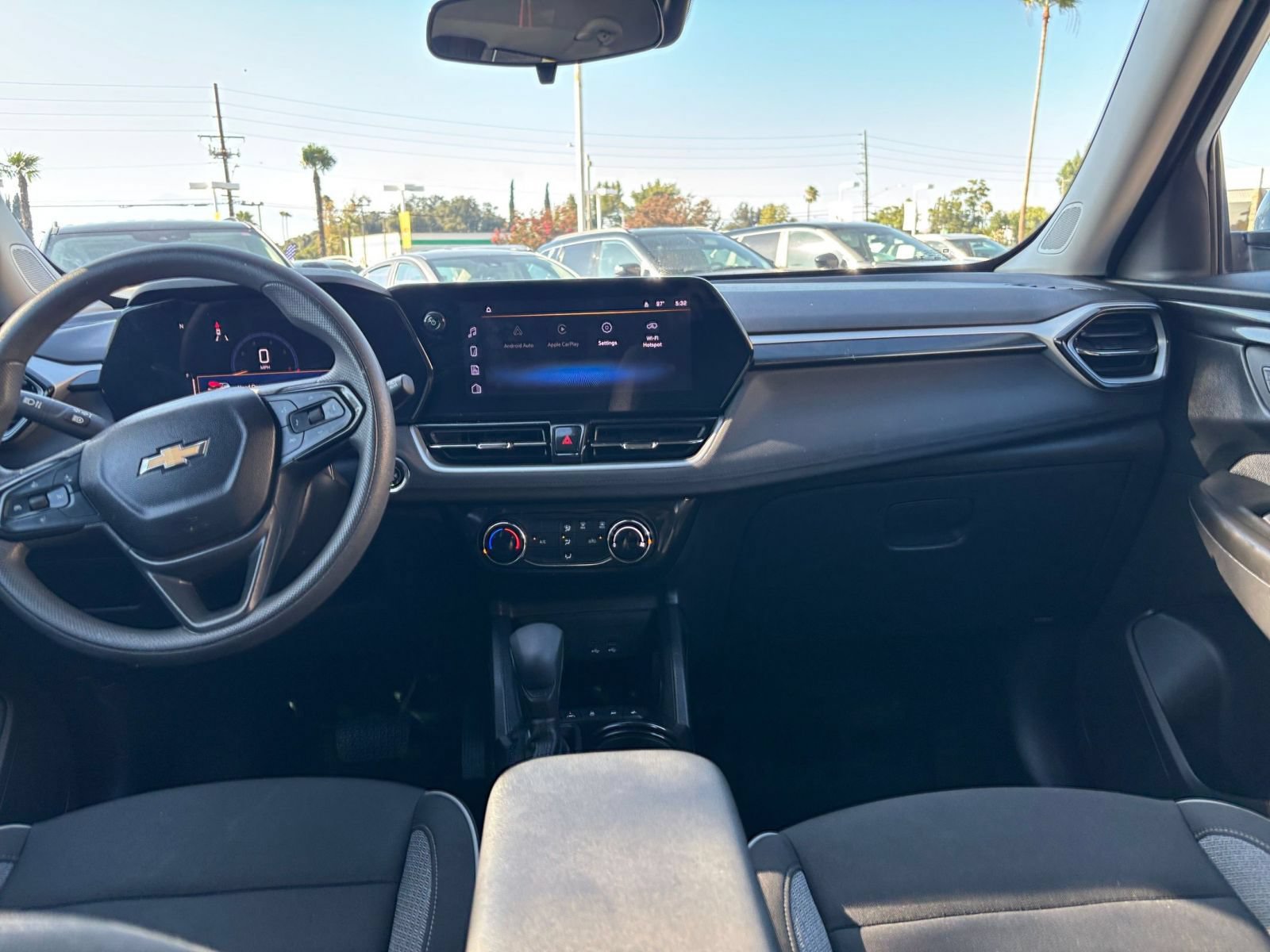 Used 2025 Chevrolet TrailBlazer LT FWD image 17