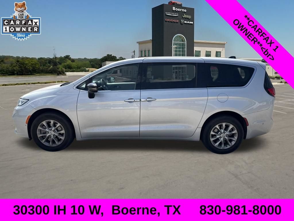 Used 2024 Chrysler Pacifica Touring-L