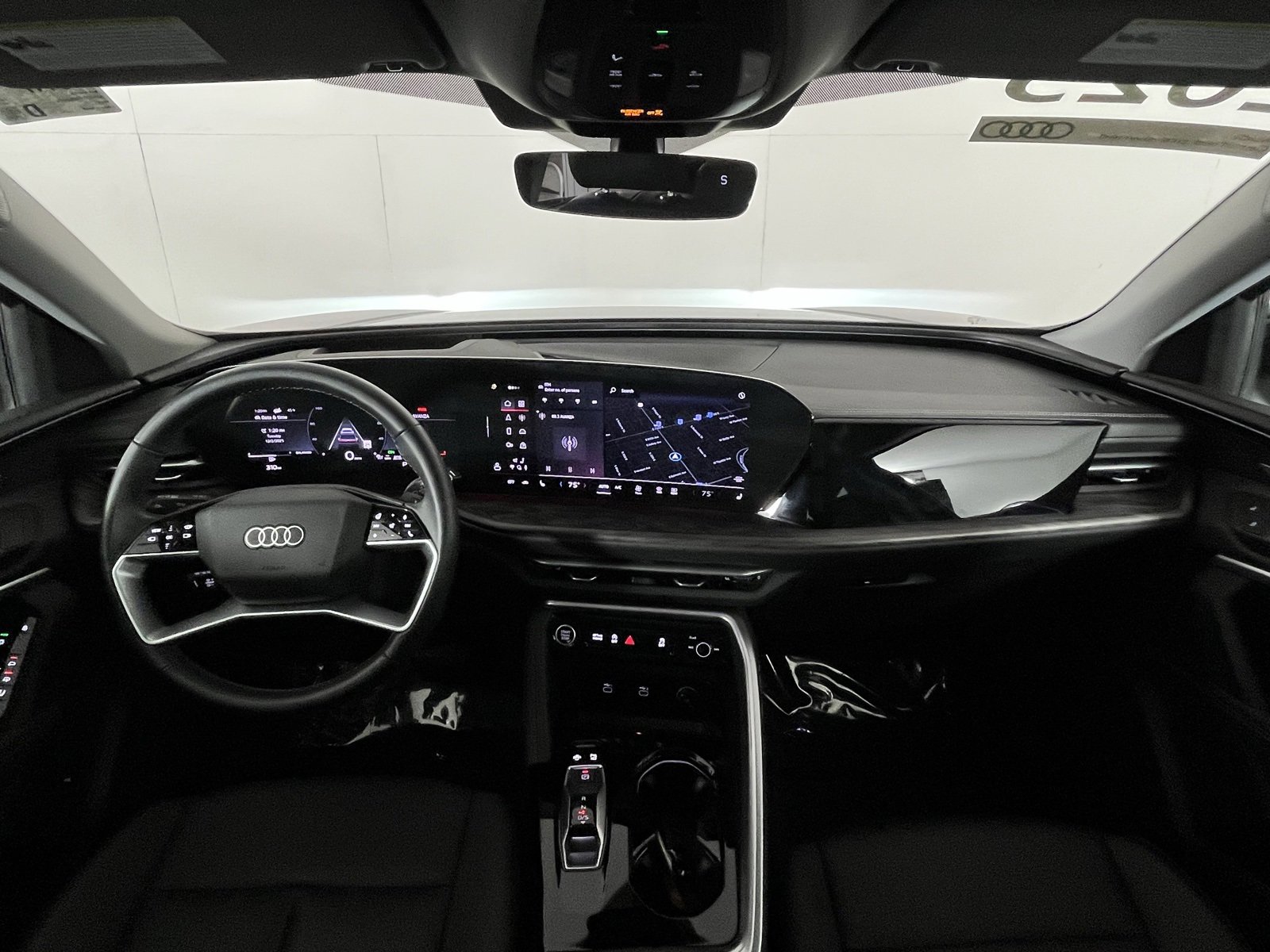 Used 2025 Audi Q5 2.0T Premium Plus w/ Premium Plus image 16