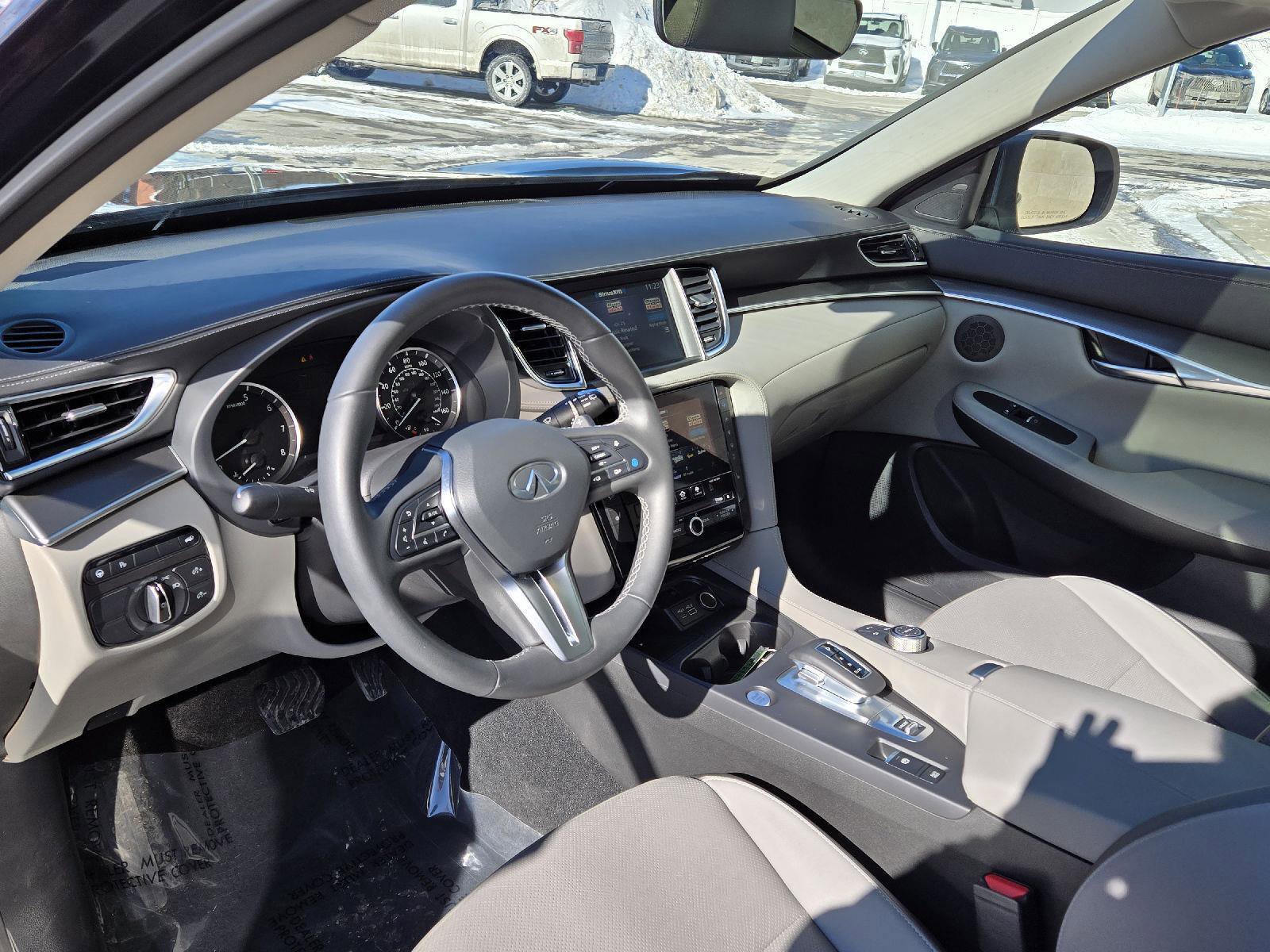 Certified 2025 INFINITI QX50 Luxe image 4