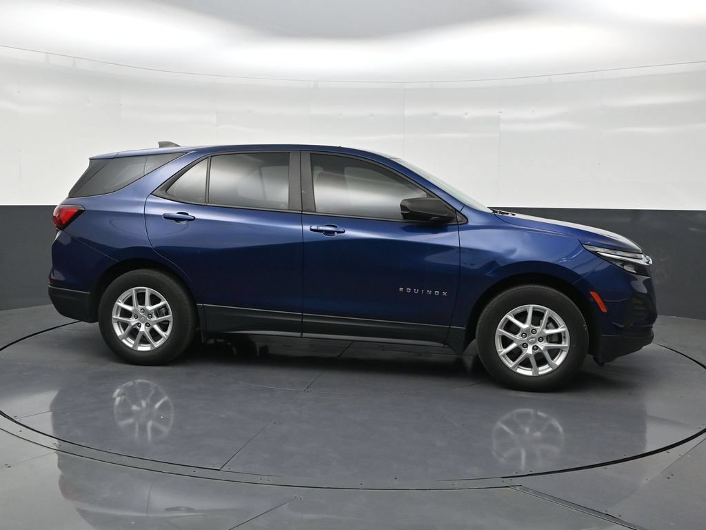 Used 2022 Chevrolet Equinox LS FWD image 6
