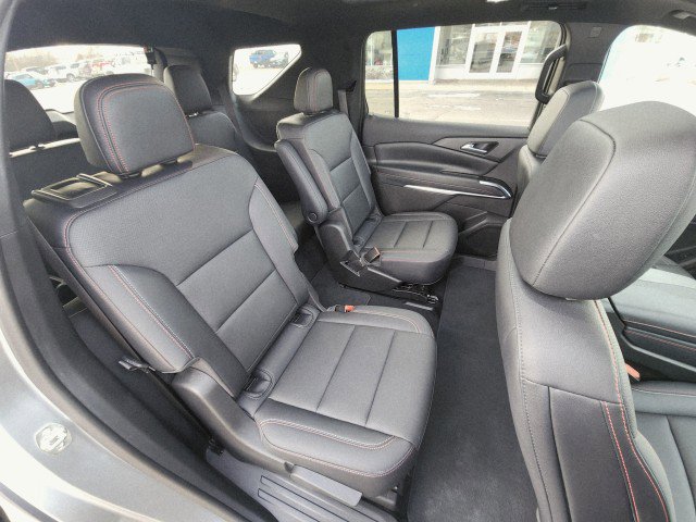 Used 2025 Chevrolet Traverse Z71 image 16